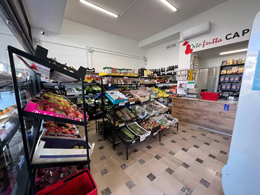 Immagine 9 di Locale commerciale in vendita  in Via Giacomo Matteotti 28 a Montechiarugolo