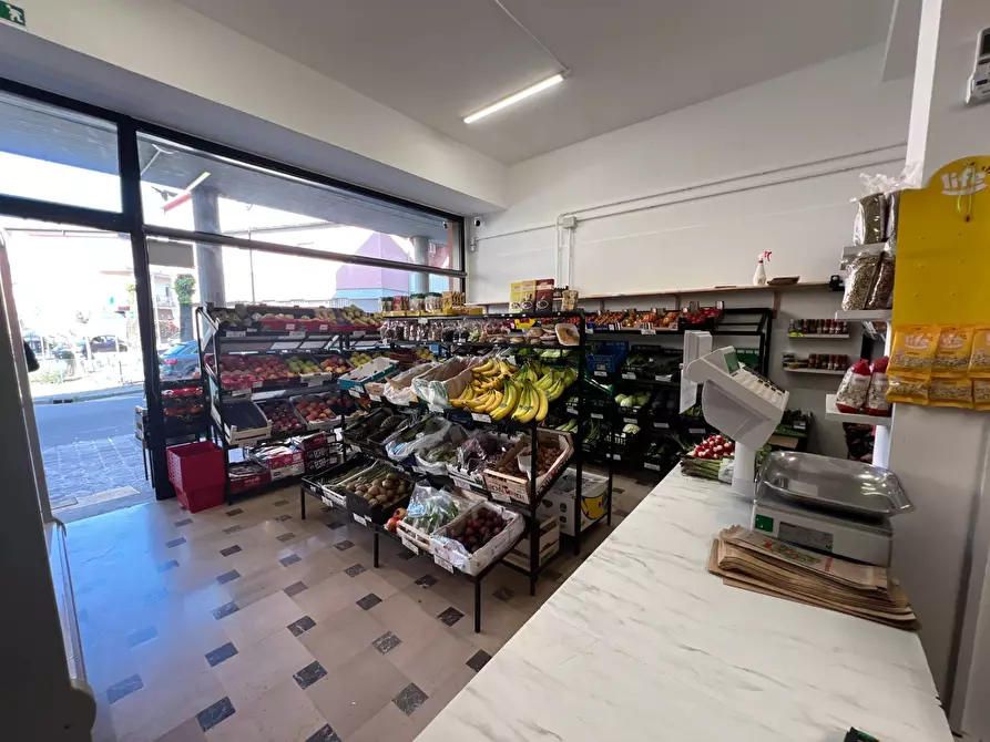 Immagine 27 di Locale commerciale in vendita  in Via Giacomo Matteotti 28 a Montechiarugolo