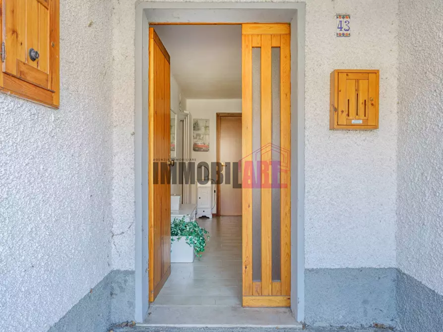 Immagine 2 di Villetta a schiera in vendita  in Via Giacomo Notari 43 a Ramiseto
