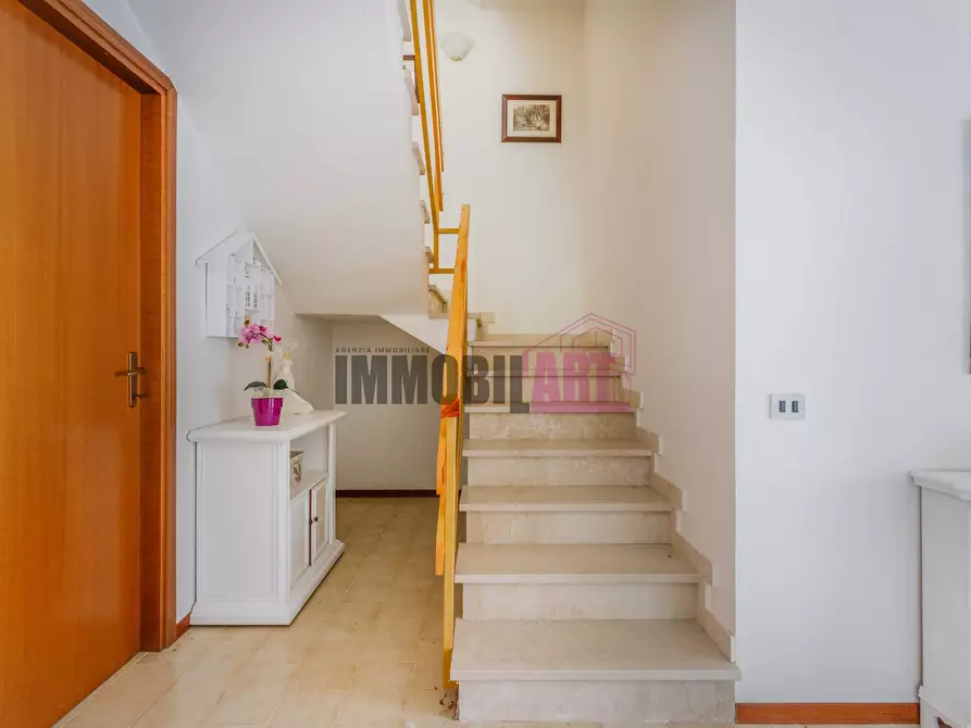 Immagine 4 di Villetta a schiera in vendita  in Via Giacomo Notari 43 a Ramiseto