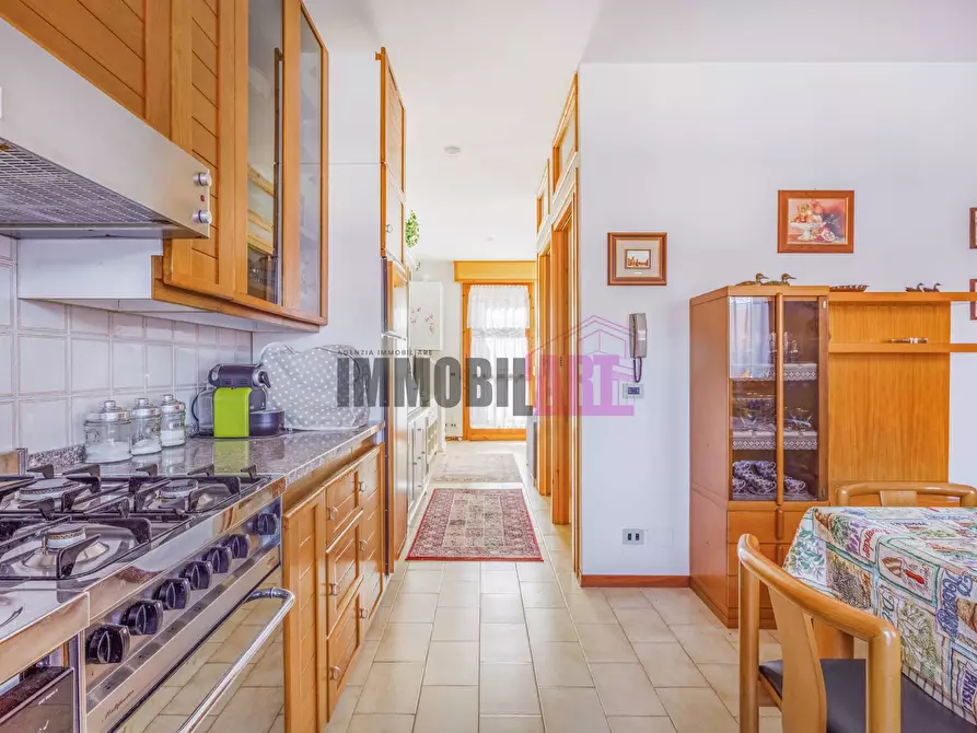 Immagine 10 di Villetta a schiera in vendita  in Via Giacomo Notari 43 a Ramiseto