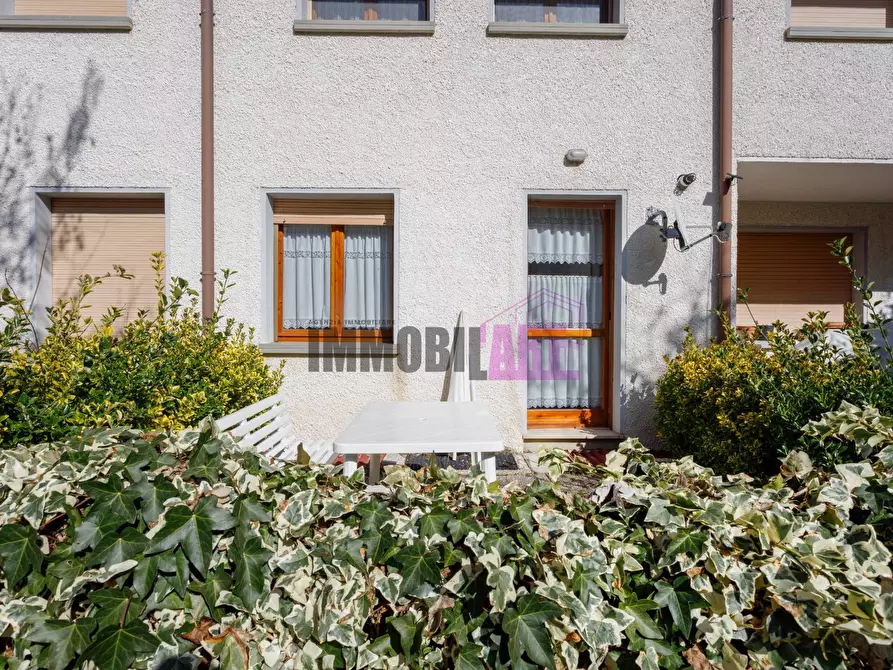 Immagine 23 di Villetta a schiera in vendita  in Via Giacomo Notari 43 a Ramiseto