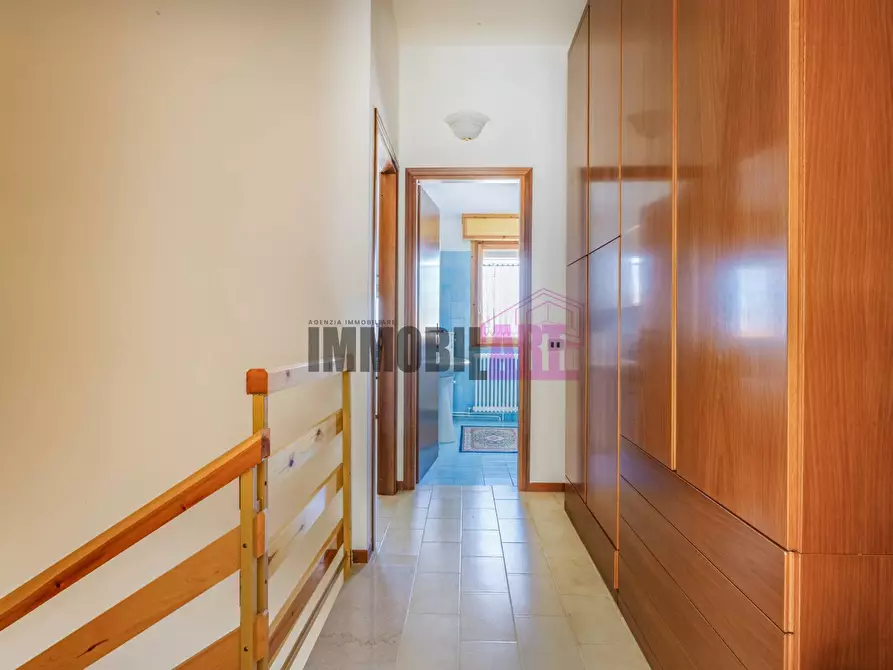 Immagine 29 di Villetta a schiera in vendita  in Via Giacomo Notari 43 a Ramiseto