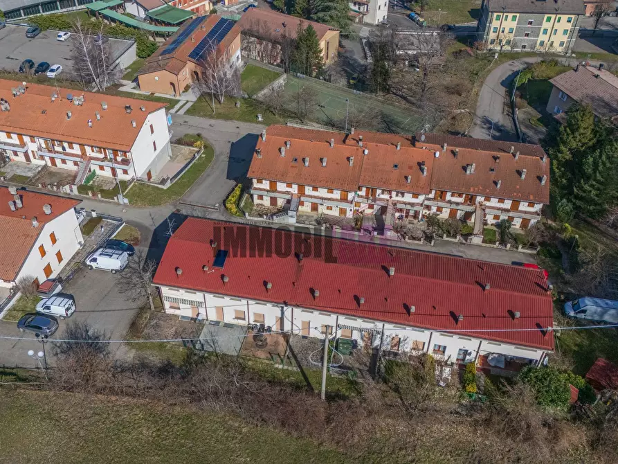 Immagine 39 di Villetta a schiera in vendita  in Via Giacomo Notari 43 a Ramiseto