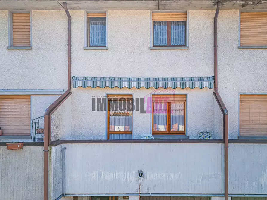 Immagine 50 di Villetta a schiera in vendita  in Via Giacomo Notari 43 a Ramiseto