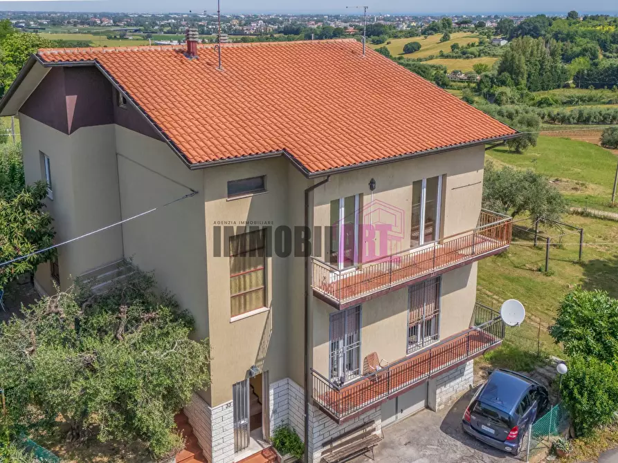 Immagine 1 di Appartamento in vendita  in Via San Lorenzo A Monte 33 a Rimini