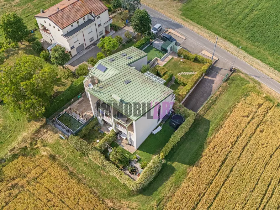 Immagine 39 di Villetta a schiera in vendita  in Via Francesca 9 a Reggio Nell'emilia