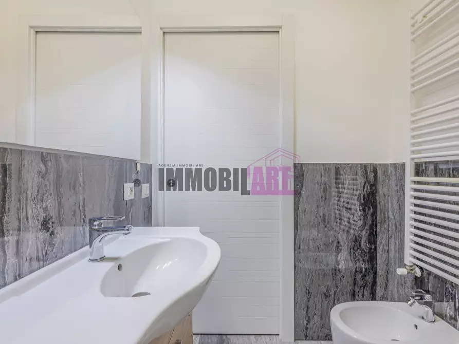 Immagine 7 di Appartamento in vendita  in Via Accursio Da Reggio 21 a Reggio Nell'emilia