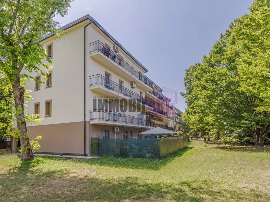 Immagine 19 di Appartamento in vendita  in Via Accursio Da Reggio 21 a Reggio Nell'emilia