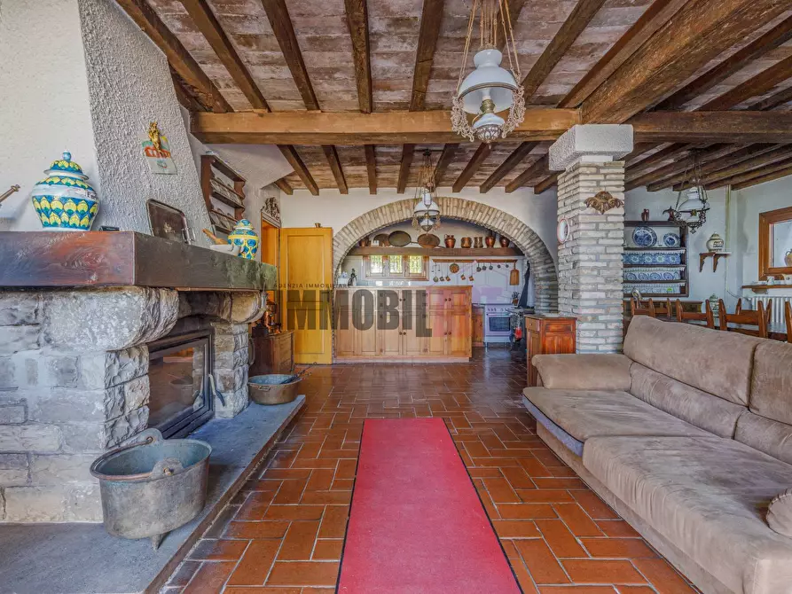 Immagine 1 di Villa in affitto  in LOCALITA' RONCAGLIO CADRAZZOLE a Canossa
