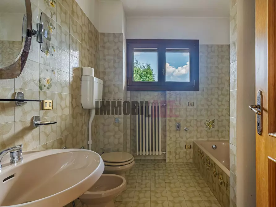 Immagine 40 di Villa in affitto  in LOCALITA' RONCAGLIO CADRAZZOLE a Canossa