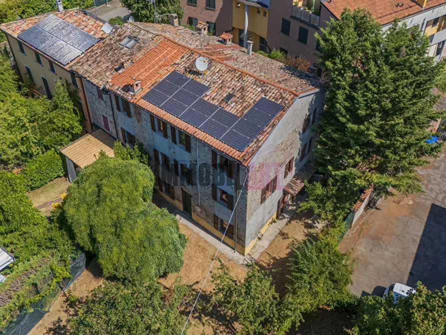 Immagine 1 di Casa indipendente in vendita  in VIA DE STROBEL 2/C a Traversetolo