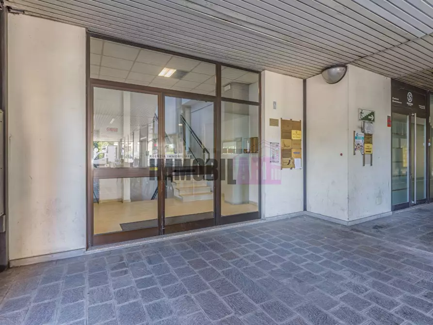 Immagine 2 di Locale commerciale in vendita  in Via Augusto Piccard 16/G a Reggio Nell'emilia
