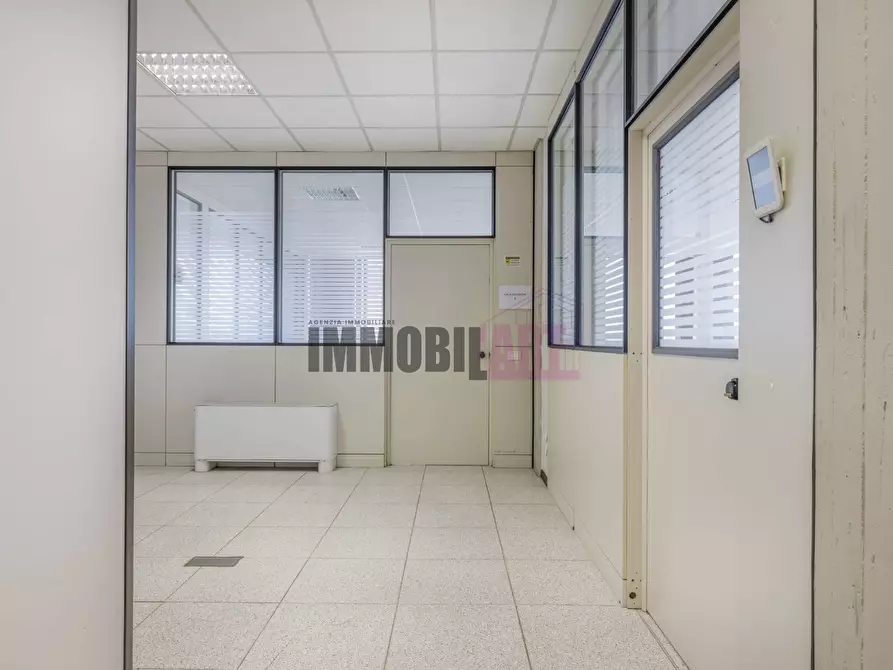 Immagine 5 di Locale commerciale in vendita  in Via Augusto Piccard 16/G a Reggio Nell'emilia