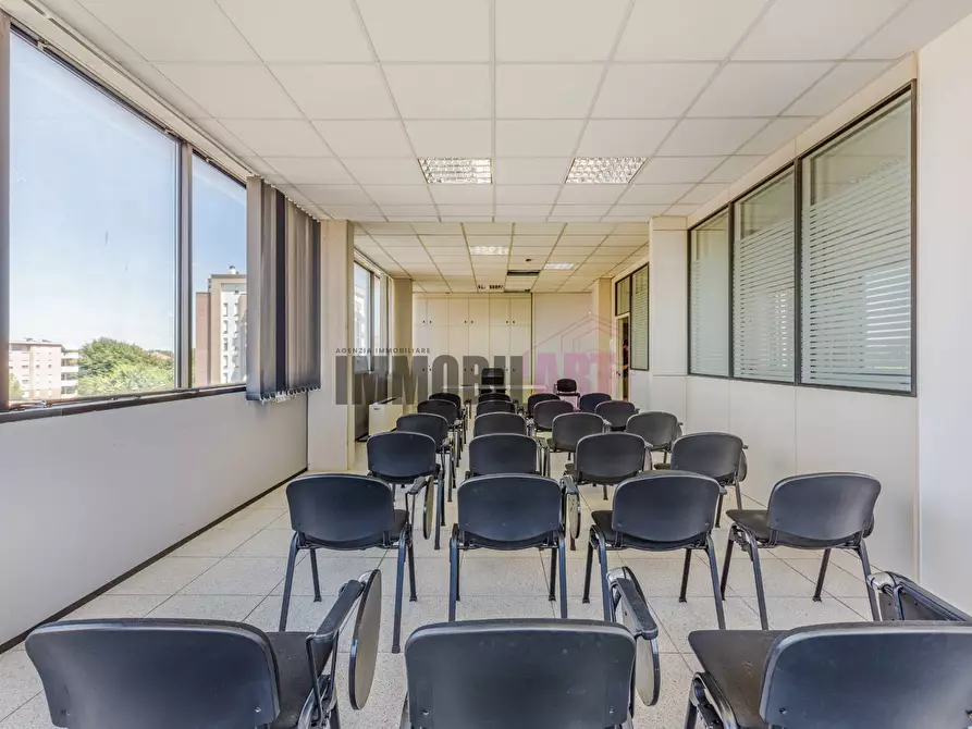 Immagine 9 di Locale commerciale in vendita  in Via Augusto Piccard 16/G a Reggio Nell'emilia