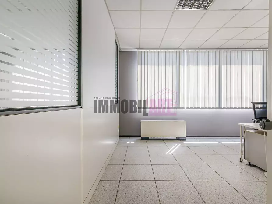 Immagine 29 di Locale commerciale in vendita  in Via Augusto Piccard 16/G a Reggio Nell'emilia