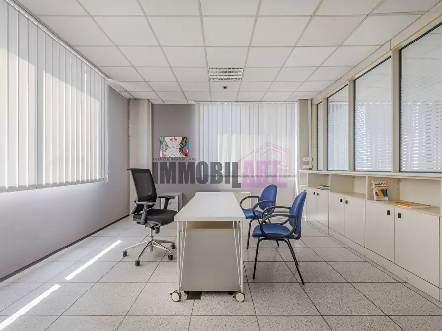 Immagine 30 di Locale commerciale in vendita  in Via Augusto Piccard 16/G a Reggio Nell'emilia
