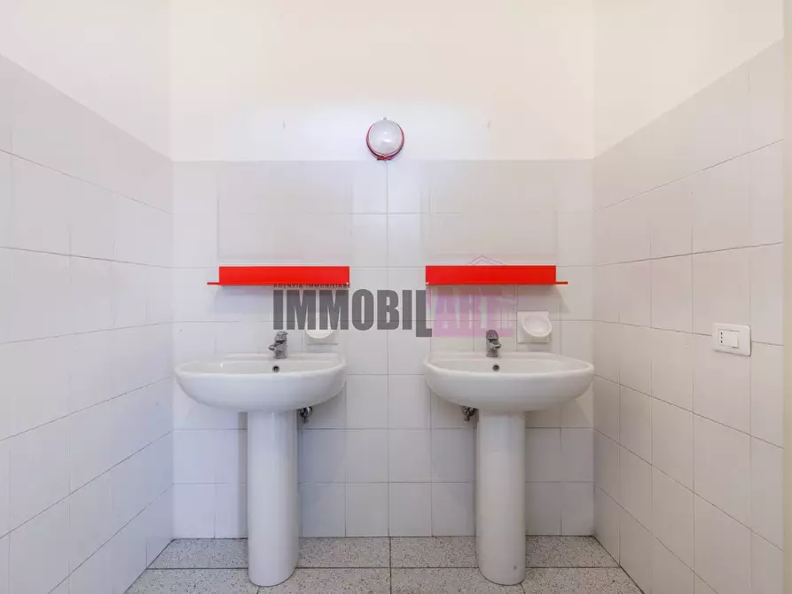 Immagine 34 di Locale commerciale in vendita  in Via Augusto Piccard 16/G a Reggio Nell'emilia