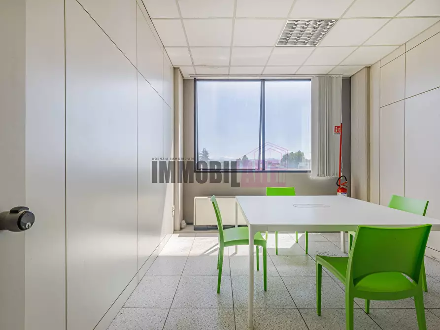 Immagine 35 di Locale commerciale in vendita  in Via Augusto Piccard 16/G a Reggio Nell'emilia