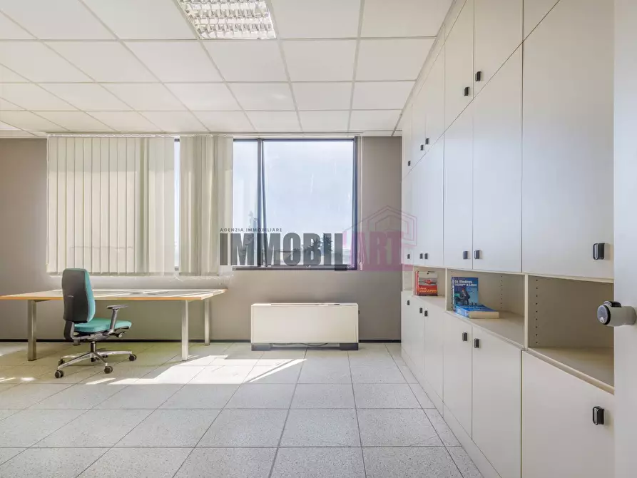Immagine 37 di Locale commerciale in vendita  in Via Augusto Piccard 16/G a Reggio Nell'emilia