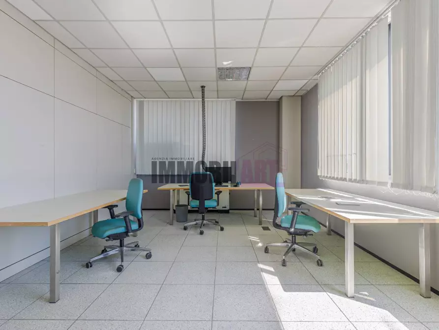 Immagine 38 di Locale commerciale in vendita  in Via Augusto Piccard 16/G a Reggio Nell'emilia