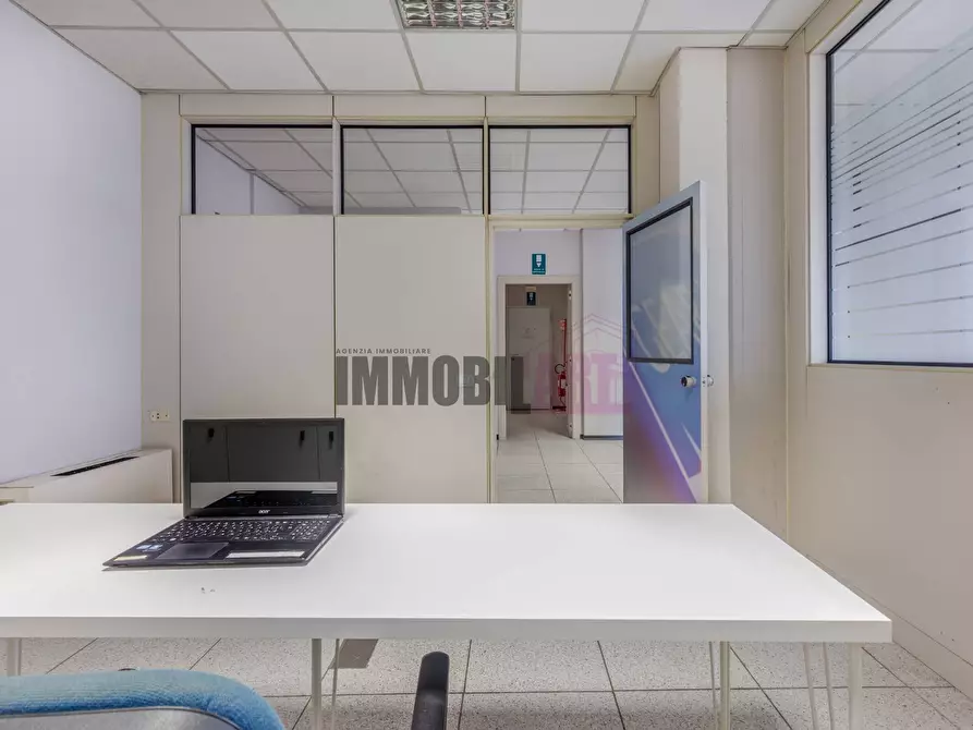 Immagine 45 di Locale commerciale in vendita  in Via Augusto Piccard 16/G a Reggio Nell'emilia