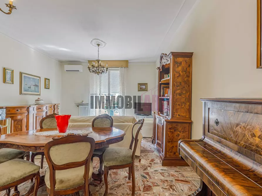 Immagine 3 di Appartamento in vendita  in Via Richard Wagner 19 a Reggio Nell'emilia