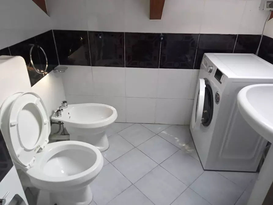 Immagine 7 di Attico in affitto  a Albenga