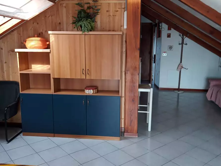 Immagine 1 di Attico in affitto  a Albenga
