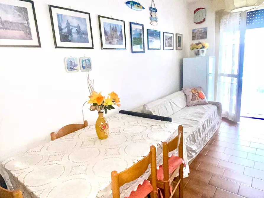 Immagine 1 di Appartamento in affitto  in Via della Costituzione a Albenga