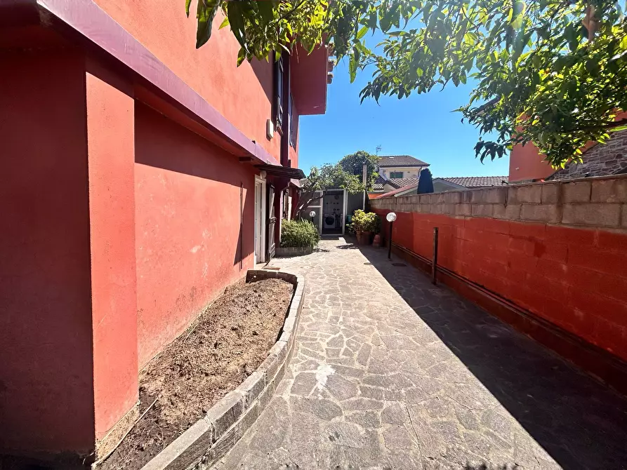 Immagine 59 di Villa in vendita  in via butterfly a Viareggio