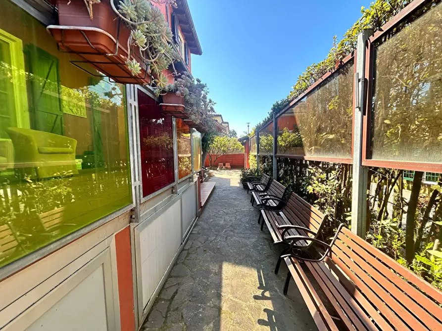 Immagine 22 di Villa in vendita  in via butterfly a Viareggio