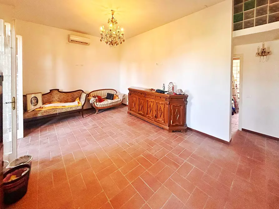 Immagine 6 di Villa in vendita  in via butterfly a Viareggio