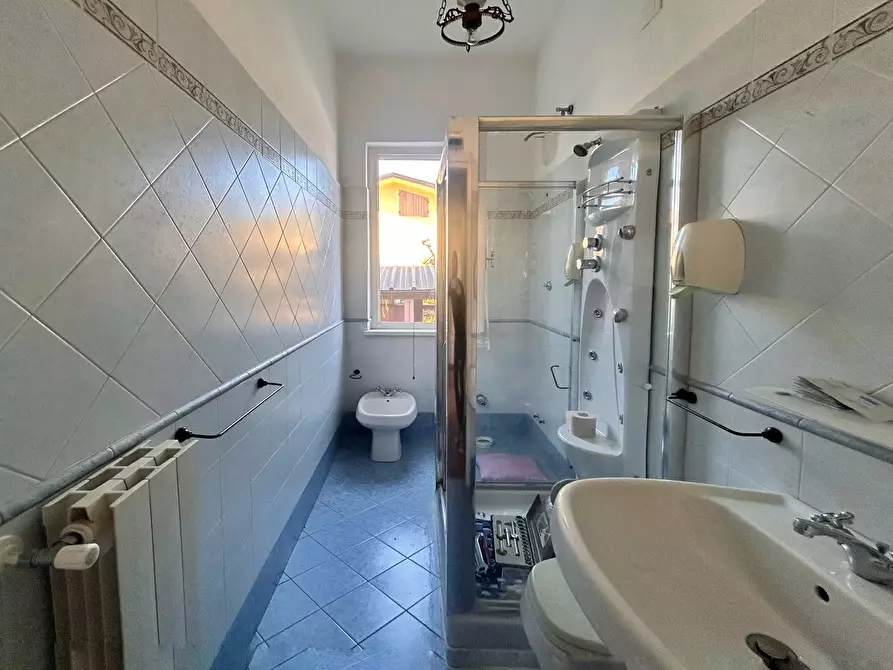 Immagine 13 di Villa in vendita  in via butterfly a Viareggio
