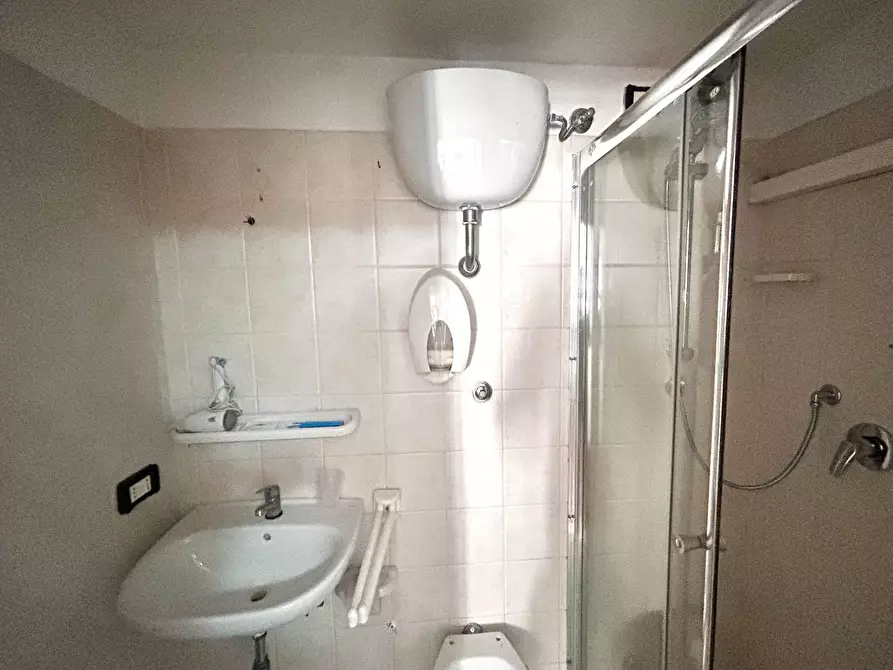 Immagine 11 di Villa in vendita  in via butterfly a Viareggio
