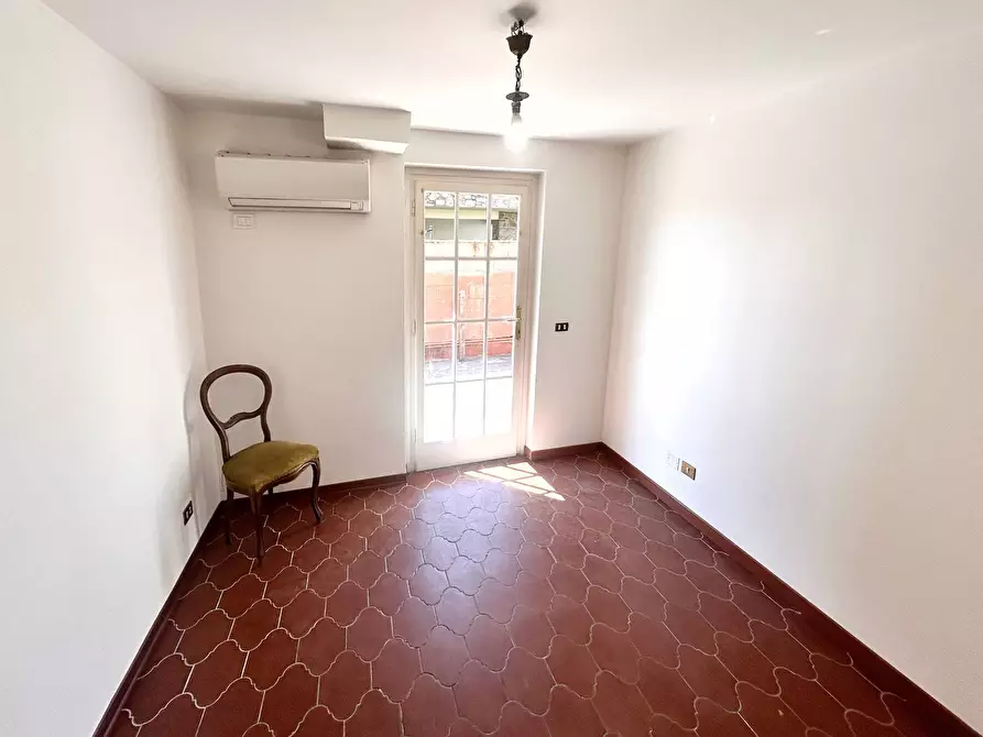 Immagine 12 di Villa in vendita  in via butterfly a Viareggio