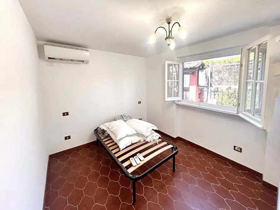 Immagine 14 di Villa in vendita  in via butterfly a Viareggio