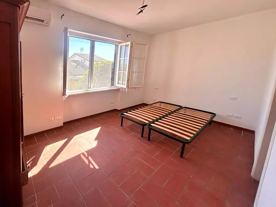 Immagine 25 di Villa in vendita  in via butterfly a Viareggio