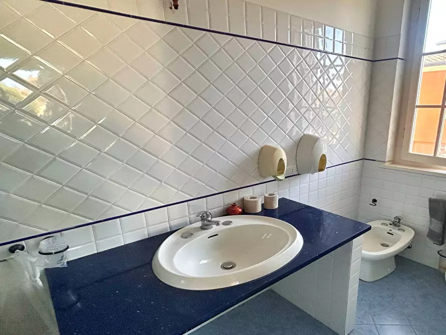 Immagine 30 di Villa in vendita  in via butterfly a Viareggio