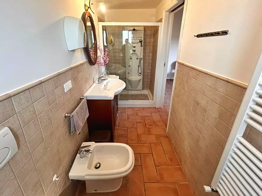 Immagine 46 di Villa in vendita  in via butterfly a Viareggio