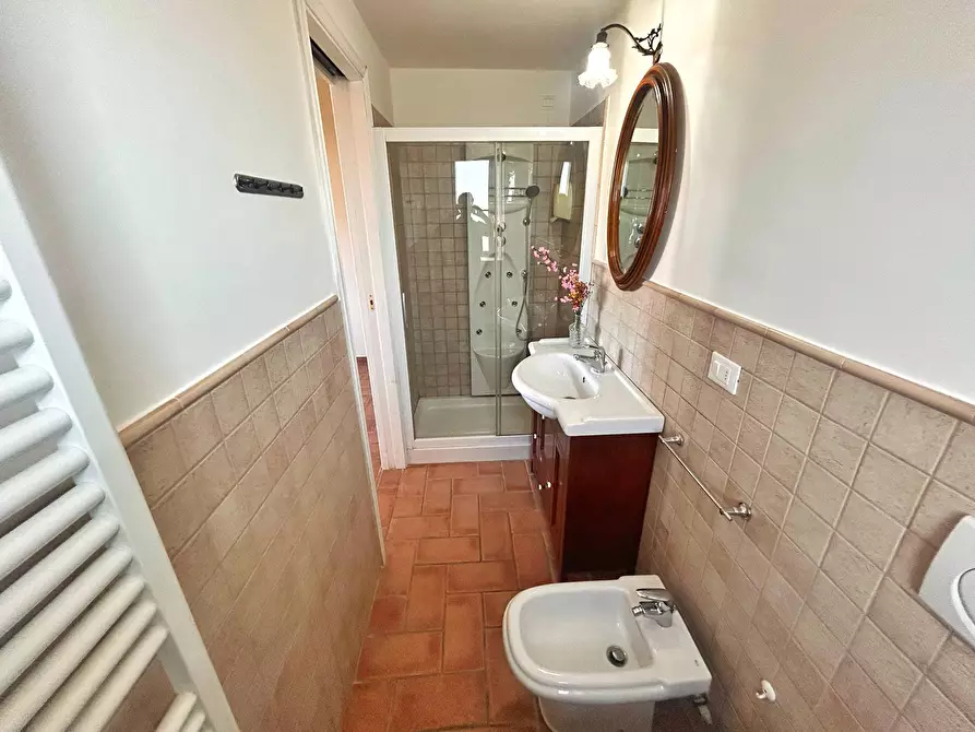 Immagine 53 di Villa in vendita  in via butterfly a Viareggio