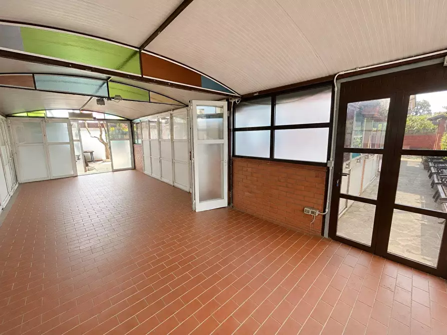 Immagine 18 di Villa in vendita  in via butterfly a Viareggio
