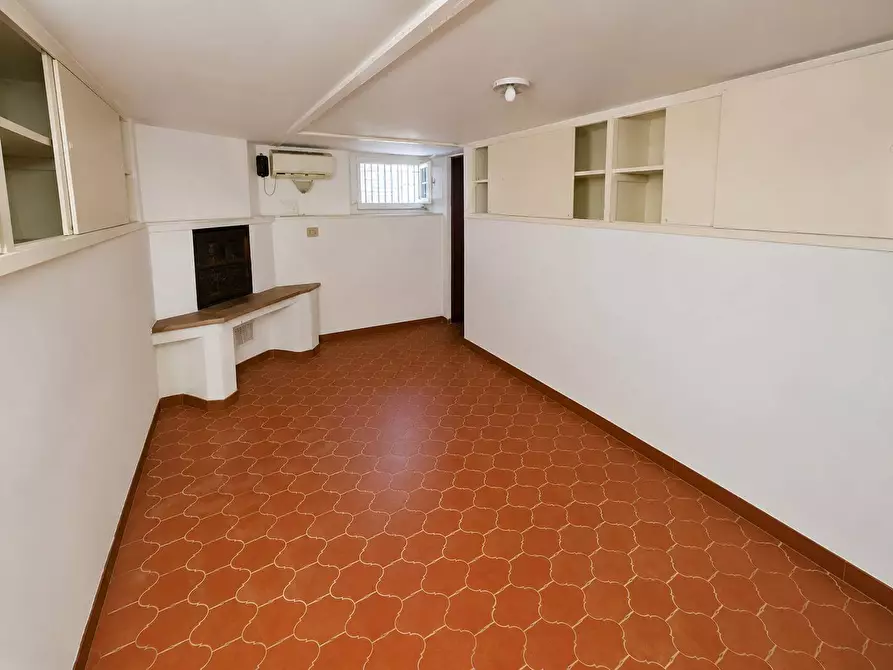 Immagine 55 di Villa in vendita  in via butterfly a Viareggio