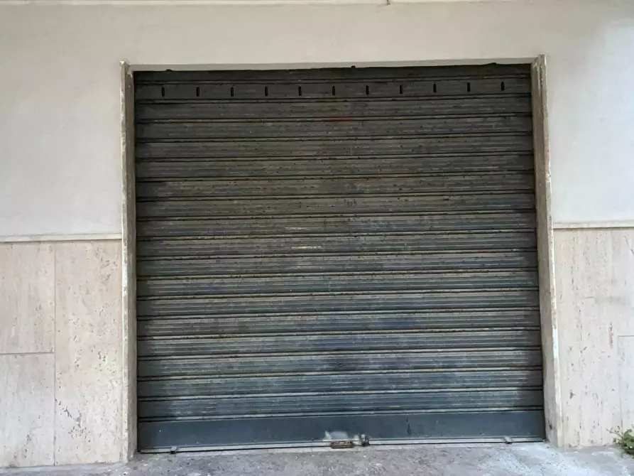 Immagine 1 di Box auto in vendita  in VIA DANGELICO a Giovinazzo