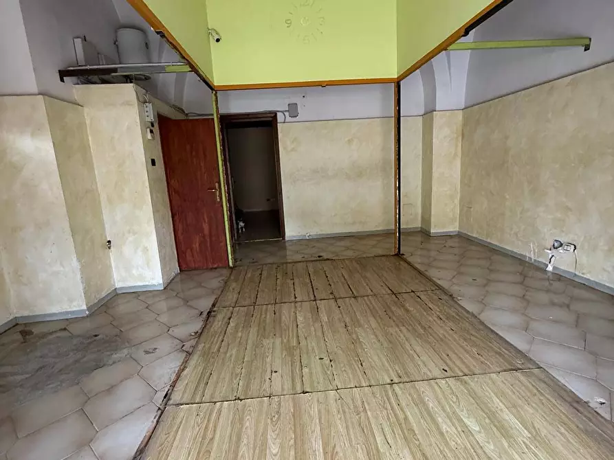 Immagine 2 di Locale commerciale in vendita  in CORSO AMEDEO a Giovinazzo