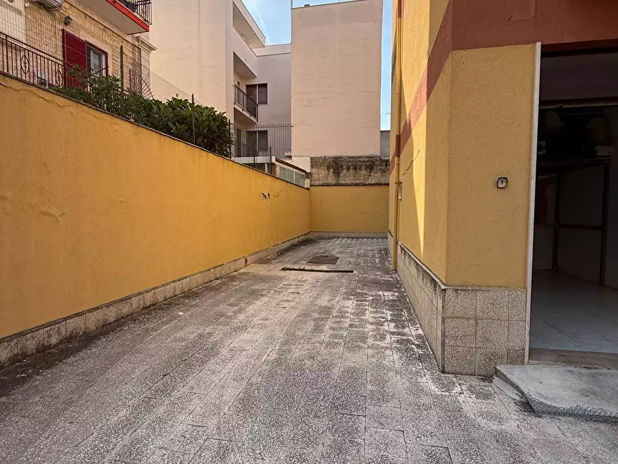Immagine 5 di Box auto in vendita  in VIA DOGALI a Giovinazzo