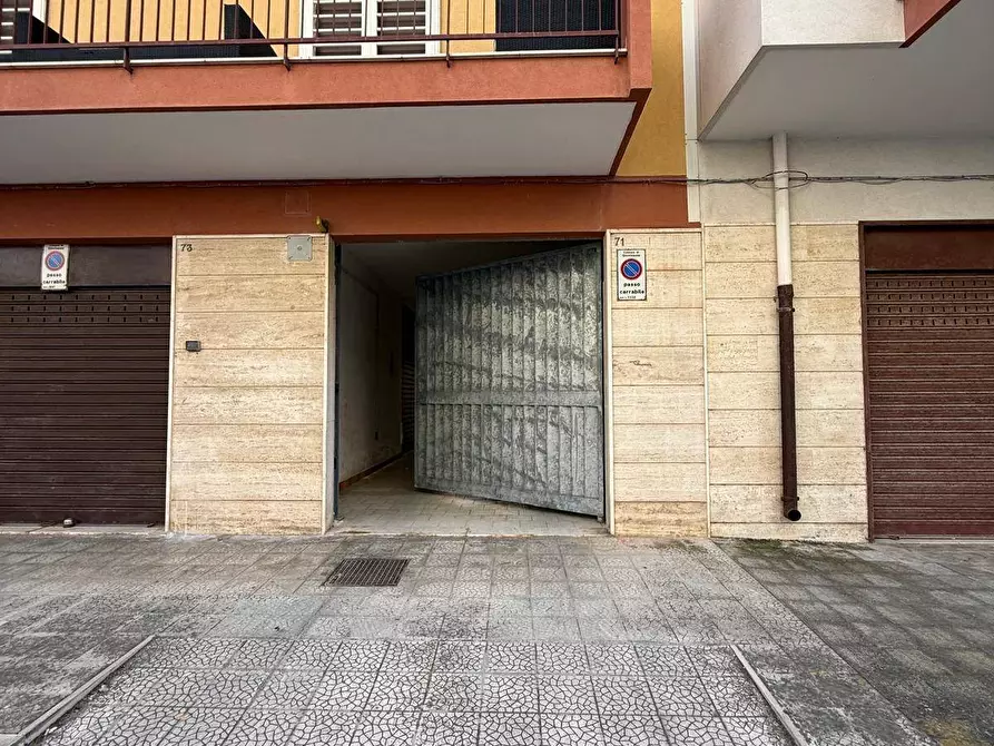 Immagine 2 di Box auto in vendita  in VIA DOGALI a Giovinazzo