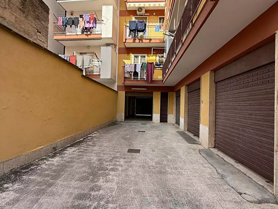 Immagine 4 di Box auto in vendita  in VIA DOGALI a Giovinazzo