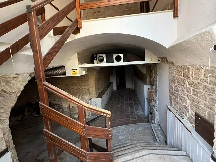 Immagine 3 di Locale commerciale in vendita  in VIA CROCIFISSO a Giovinazzo