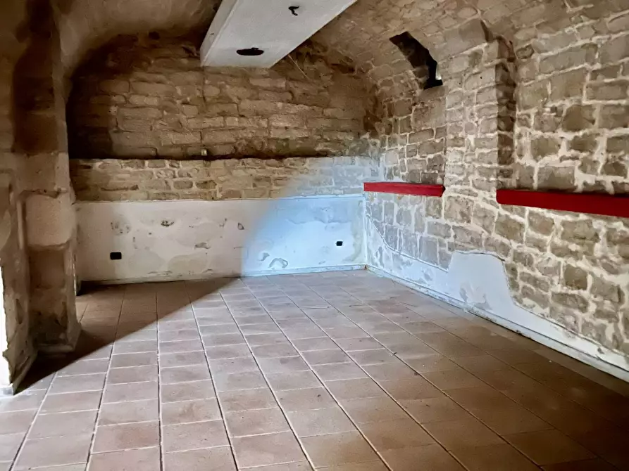 Immagine 8 di Locale commerciale in vendita  in VIA CROCIFISSO a Giovinazzo